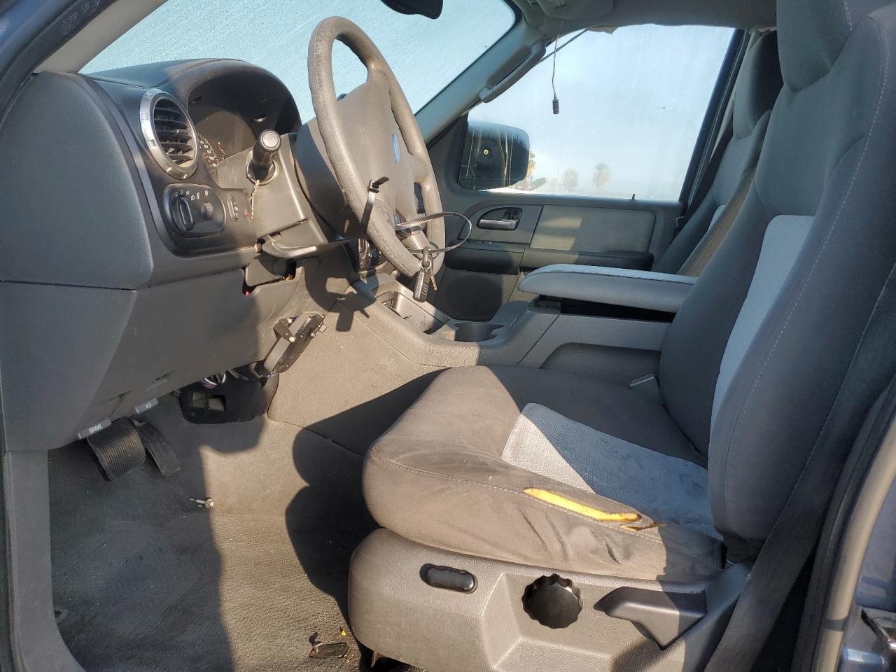 2003 Ford Expedition - Image 7