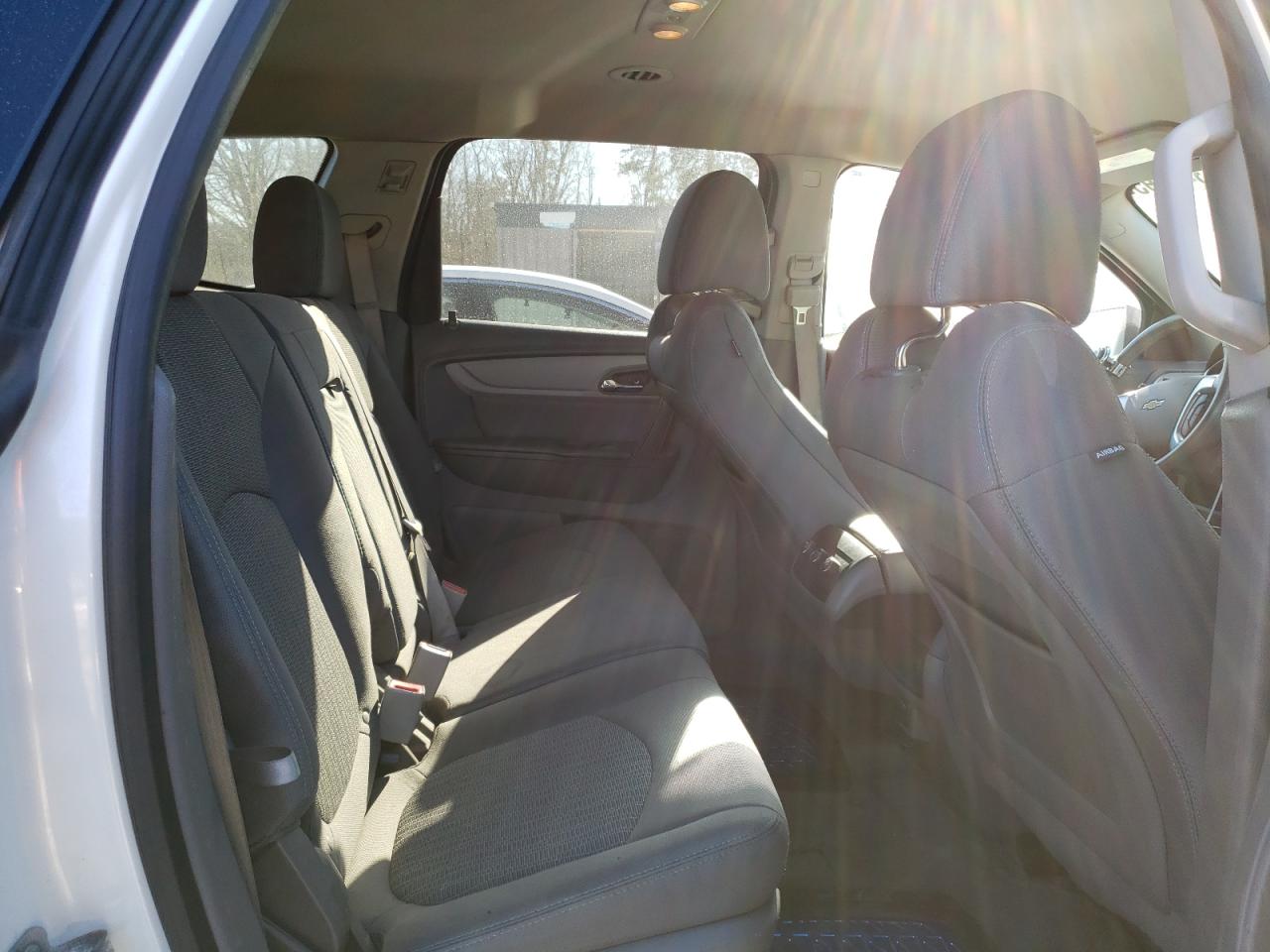 2015 Chevrolet Traverse - Image 11