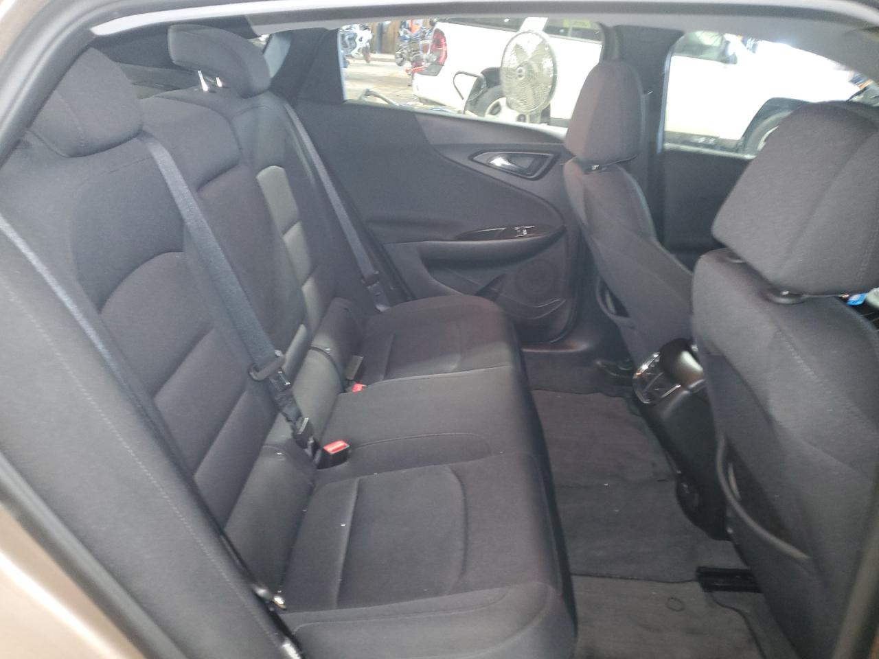 2018 Chevrolet Malibu - Image 10