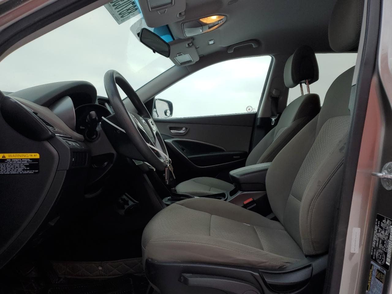2016 Hyundai Santa Fe - Image 7