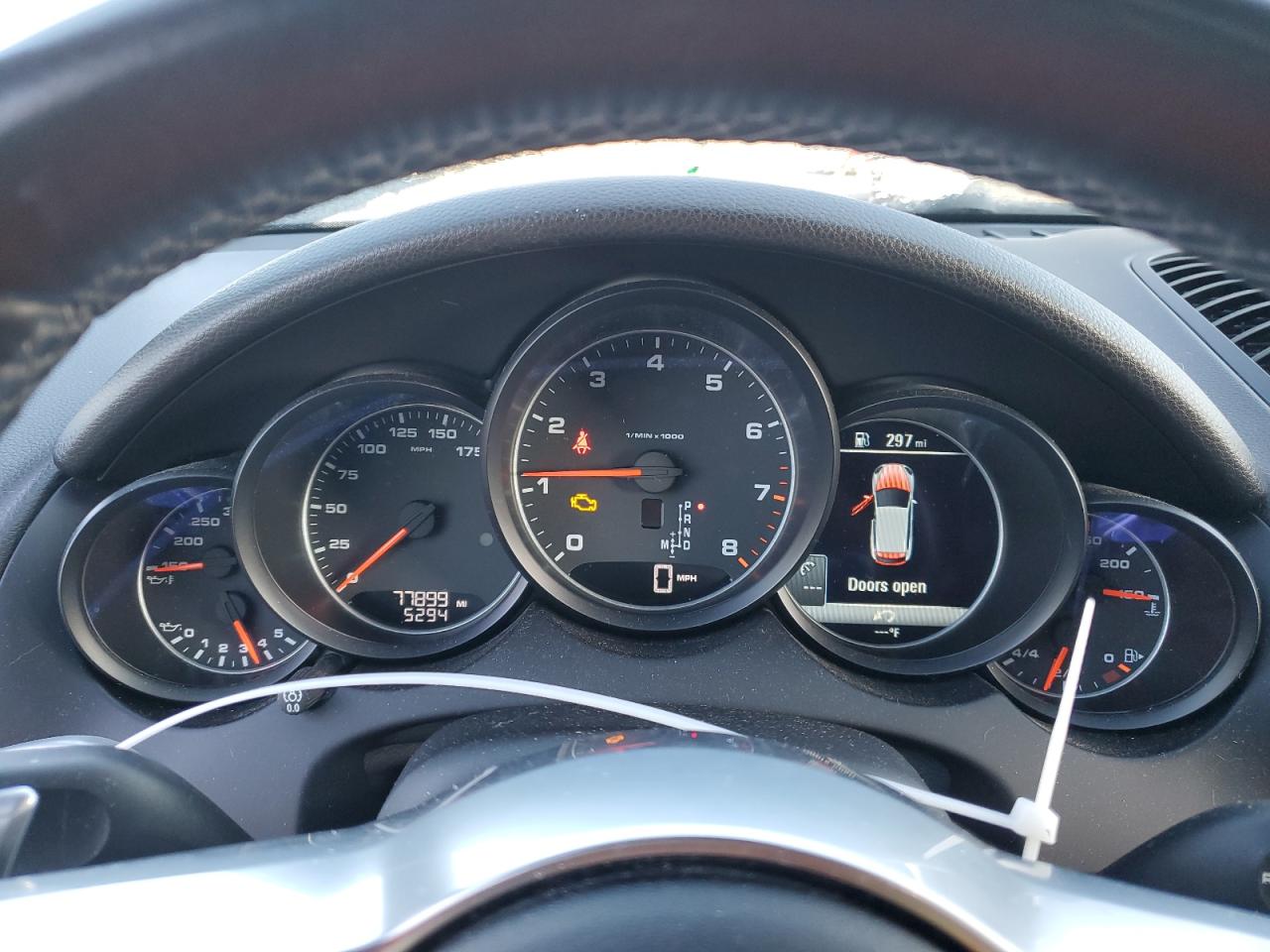 2016 Porsche Cayenne - Image 9