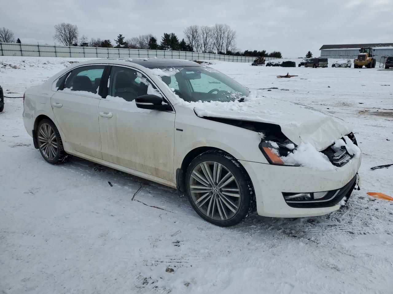 2015 Volkswagen Passat - Image 4