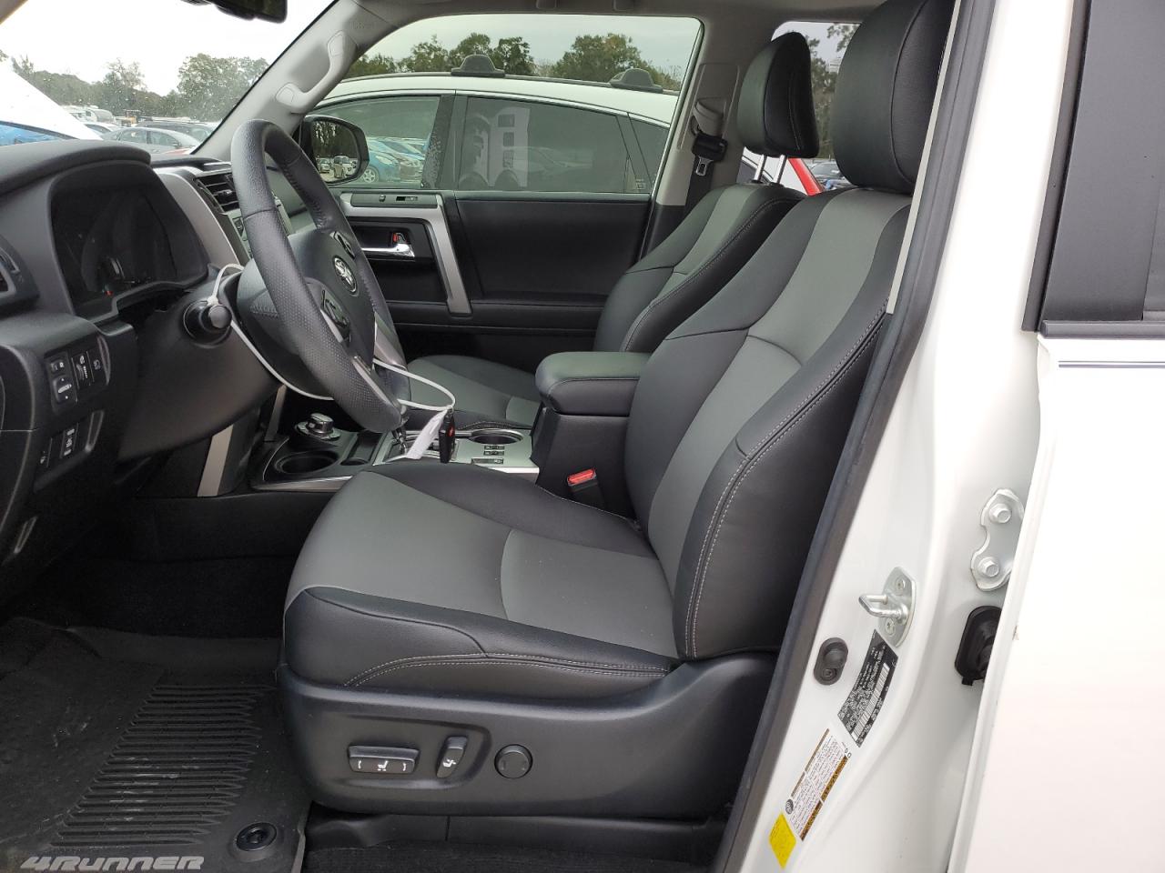 2020 Toyota 4Runner - Image 7
