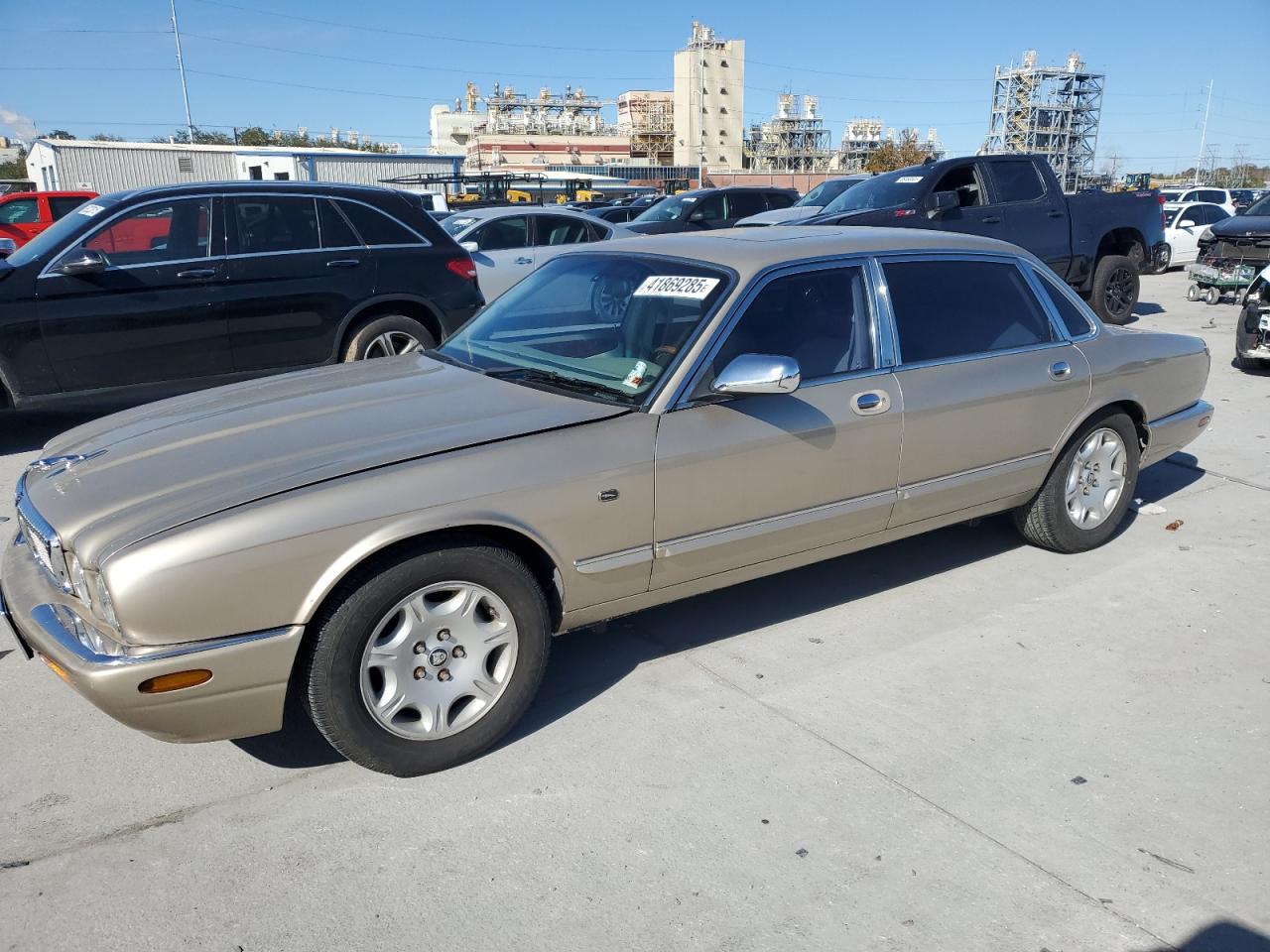 2000 Jaguar XJ - Image 1