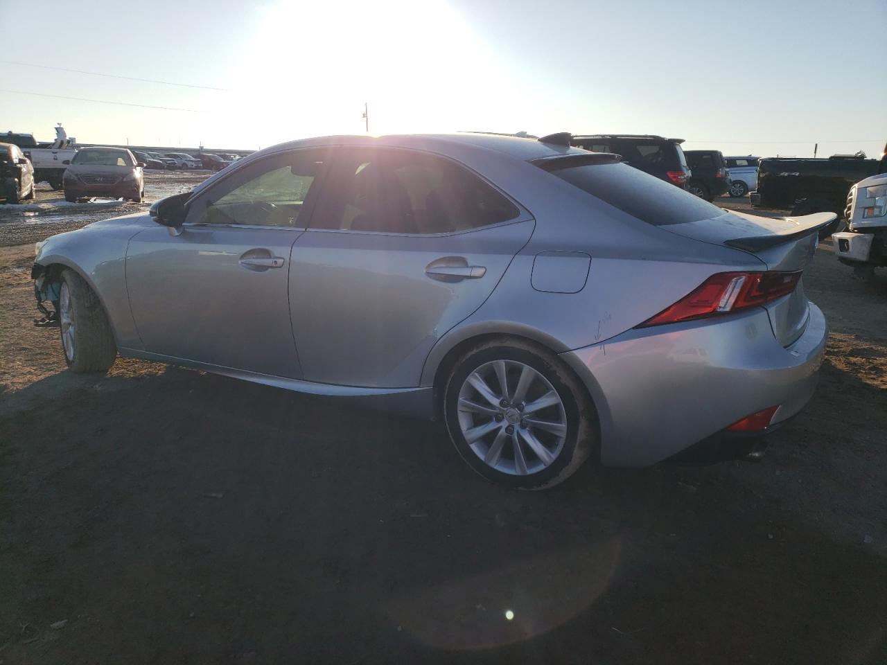 2016 Lexus IS - Image 2