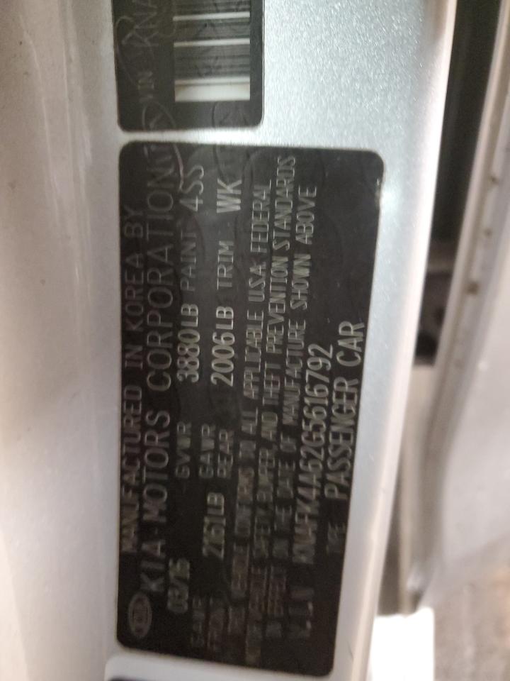 2016 Kia Forte - Image 13