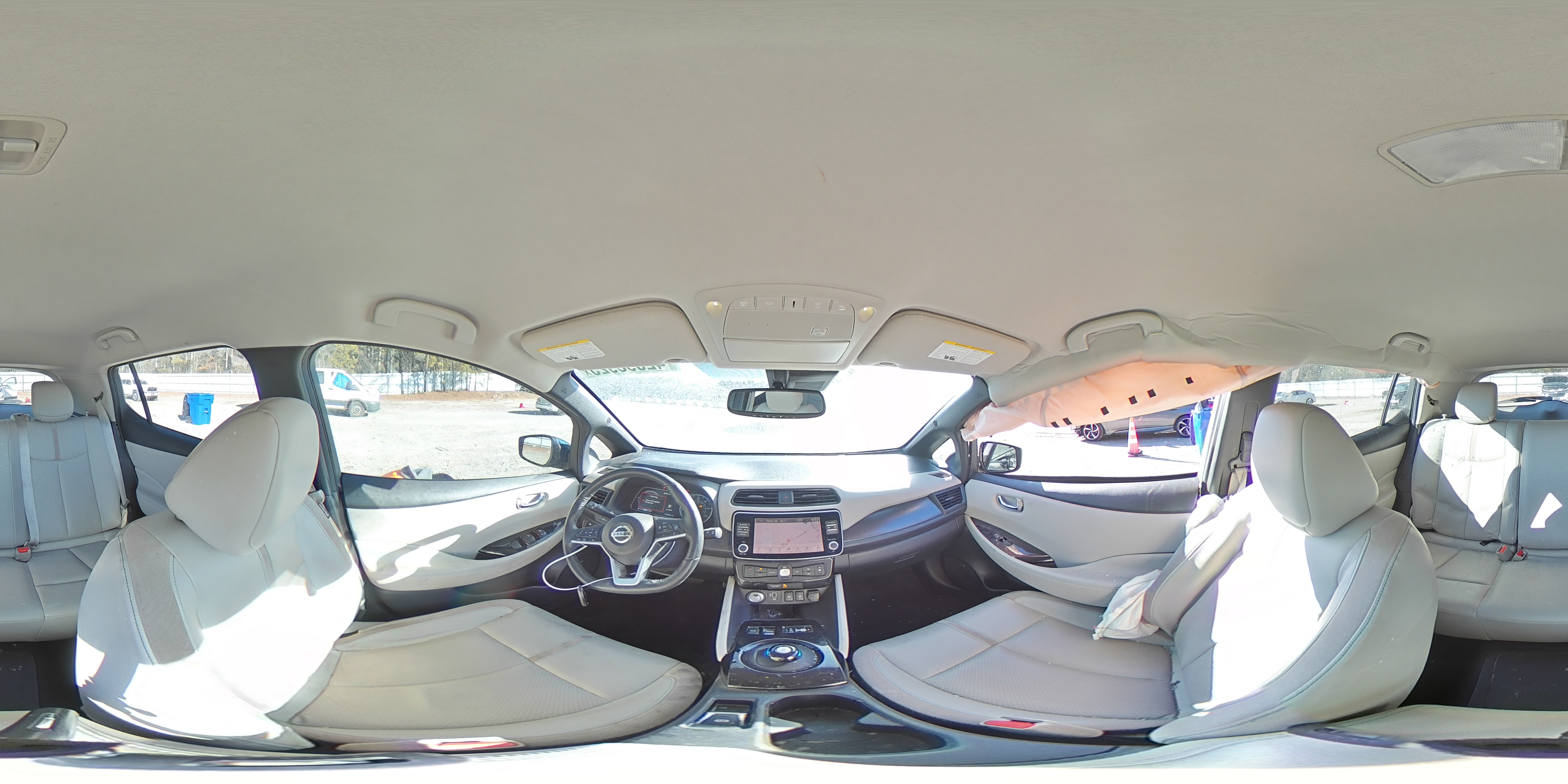 2019 Nissan Leaf - Image 13