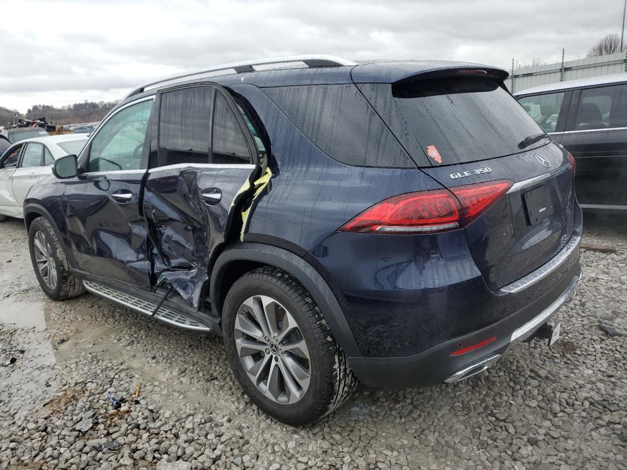 2022 Mercedes-Benz GLE - Image 2