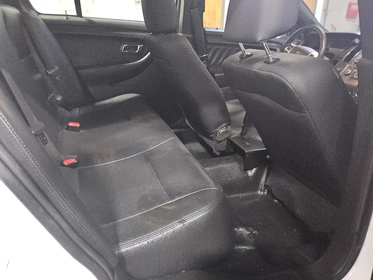 2016 Ford Taurus - Image 10