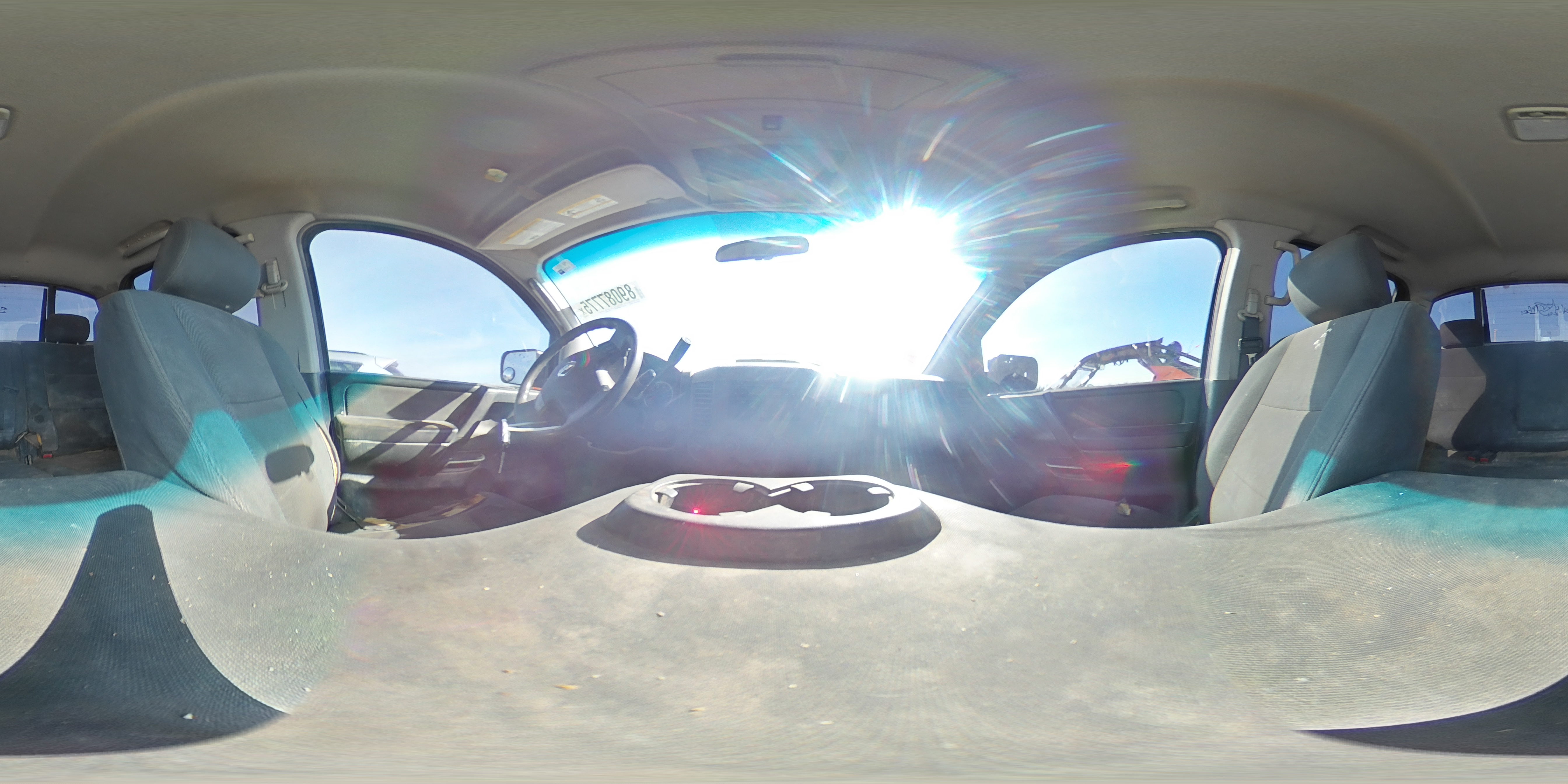 2010 Nissan Titan - Image 12