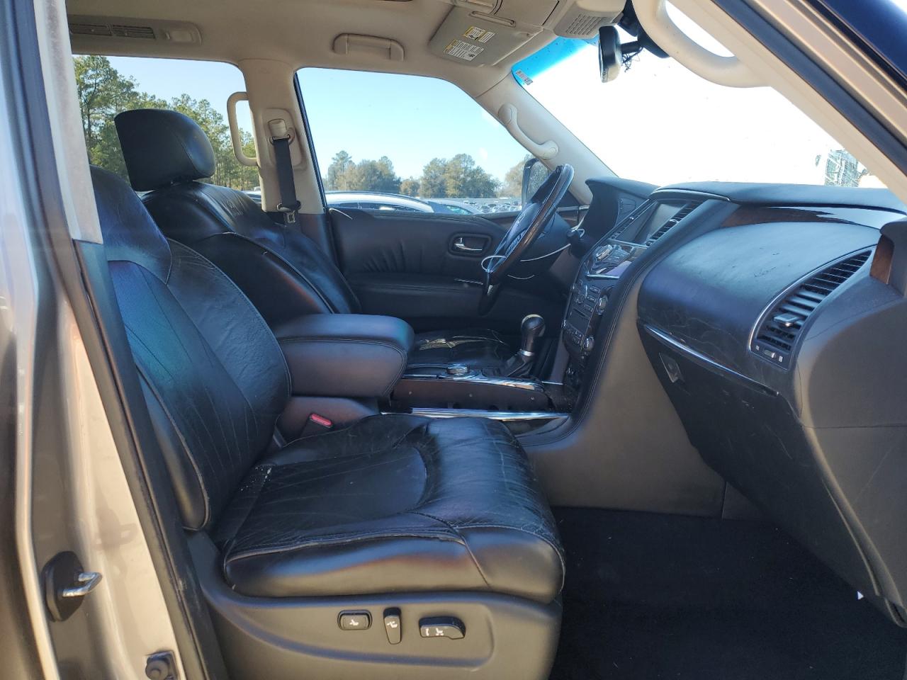 2011 Infiniti QX56 - Image 7