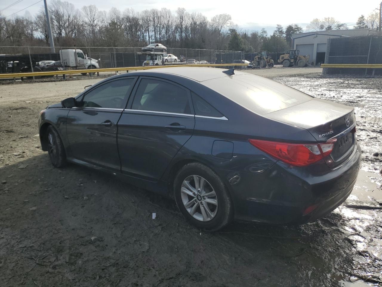2014 Hyundai Sonata - Image 2