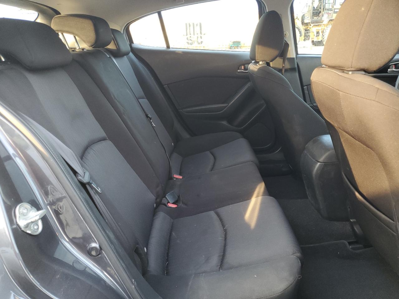 2015 Mazda 3 - Image 10