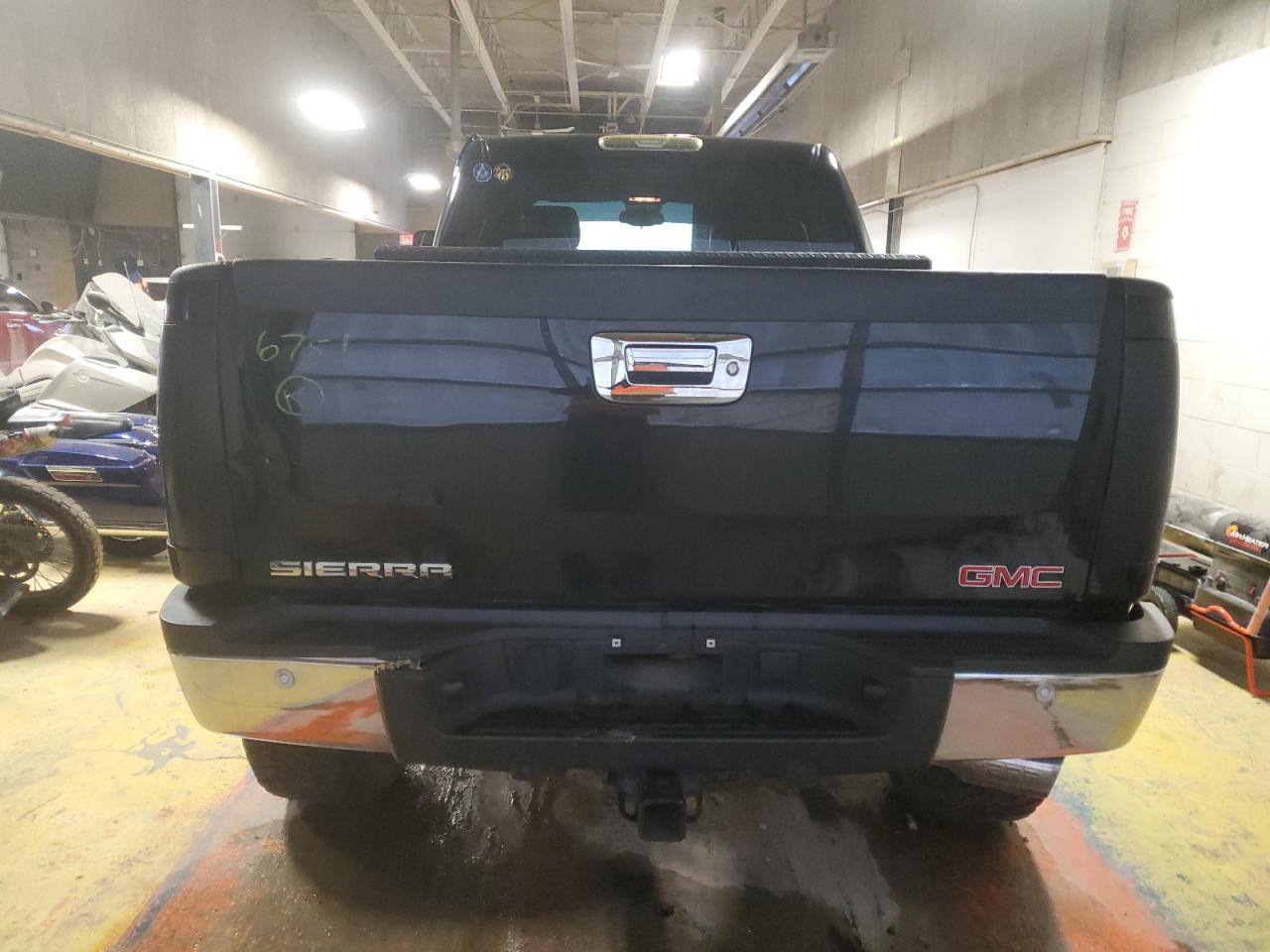 2010 GMC Sierra - Image 6