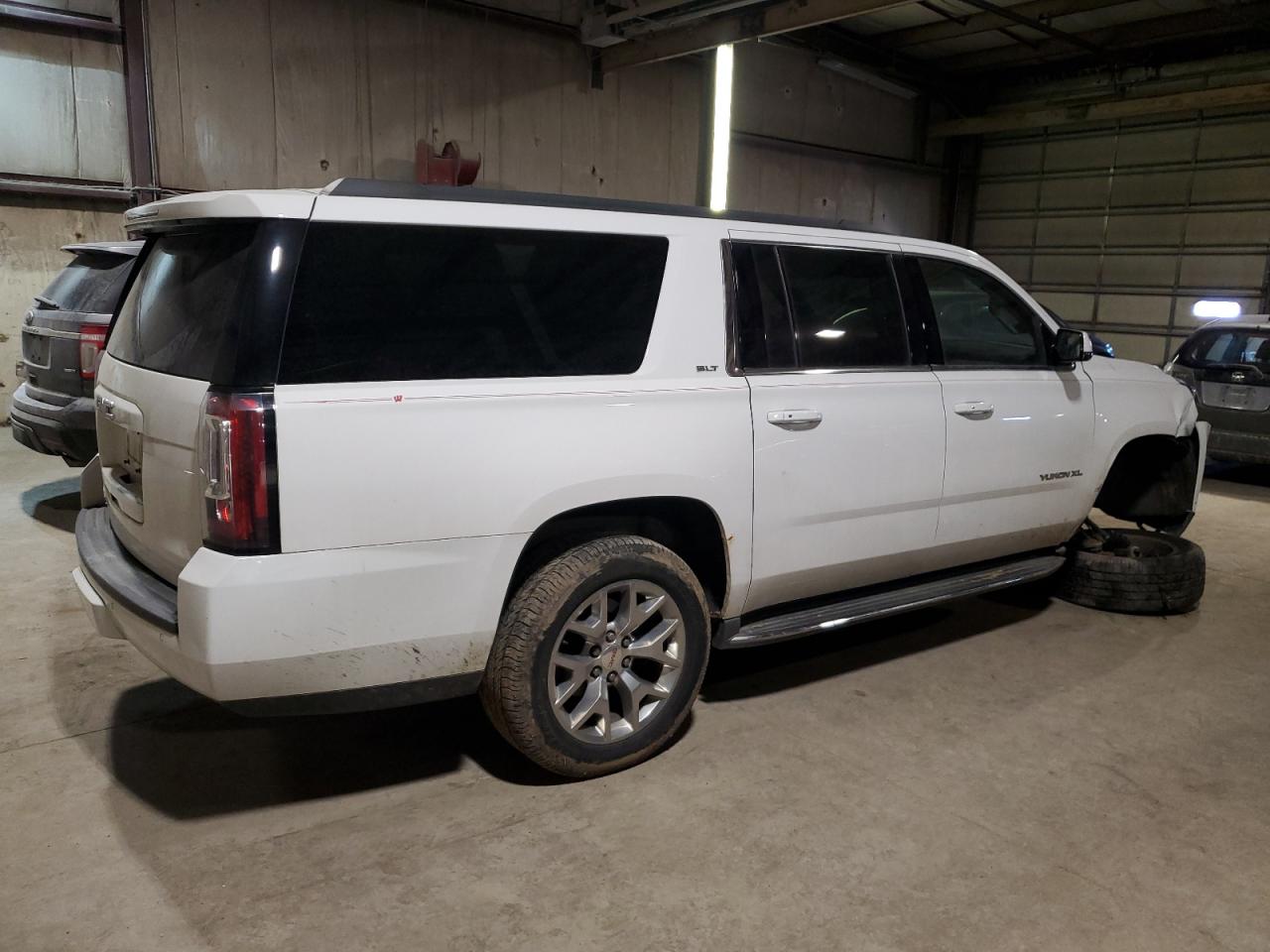 2015 GMC Yukon - Image 3