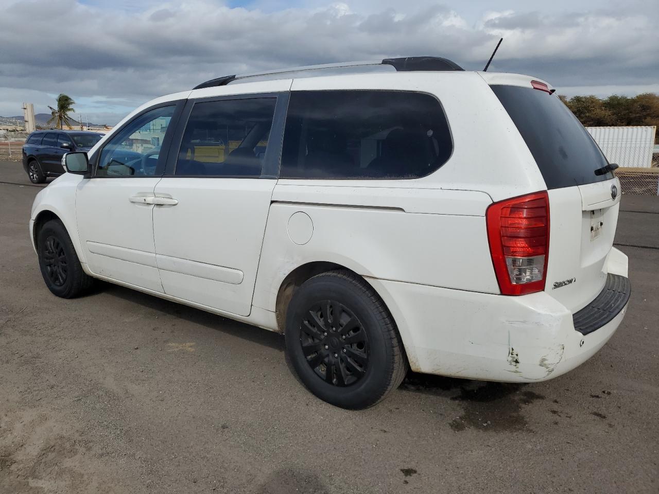 2012 Kia Sedona - Image 2
