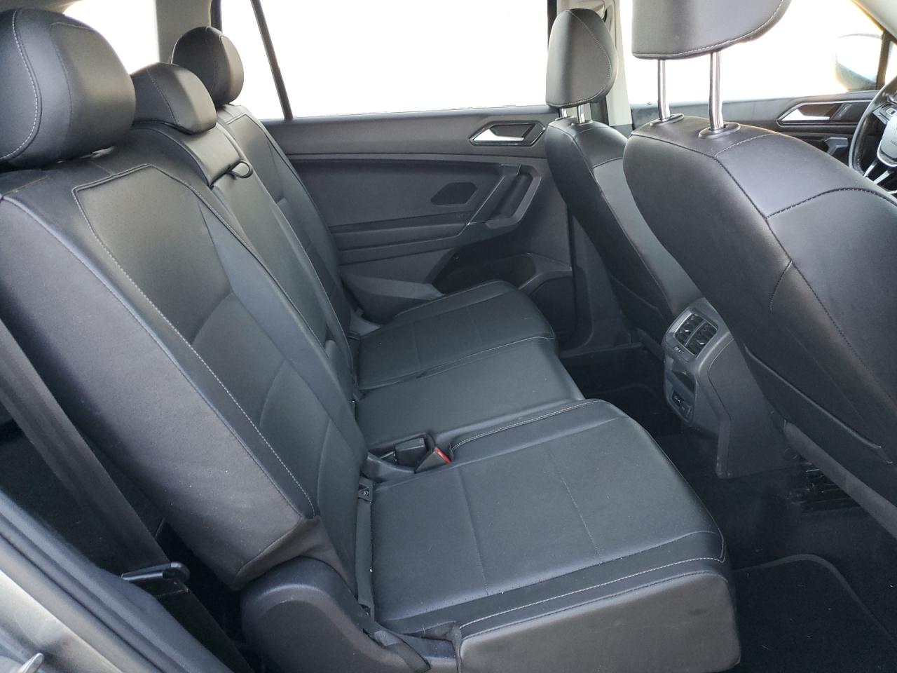 2018 Volkswagen Tiguan - Image 10