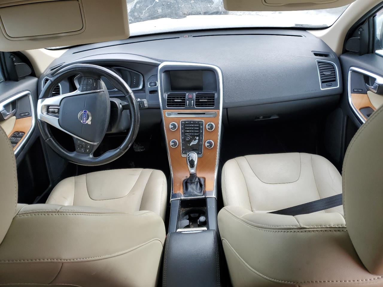 2017 Volvo XC60 - Image 8
