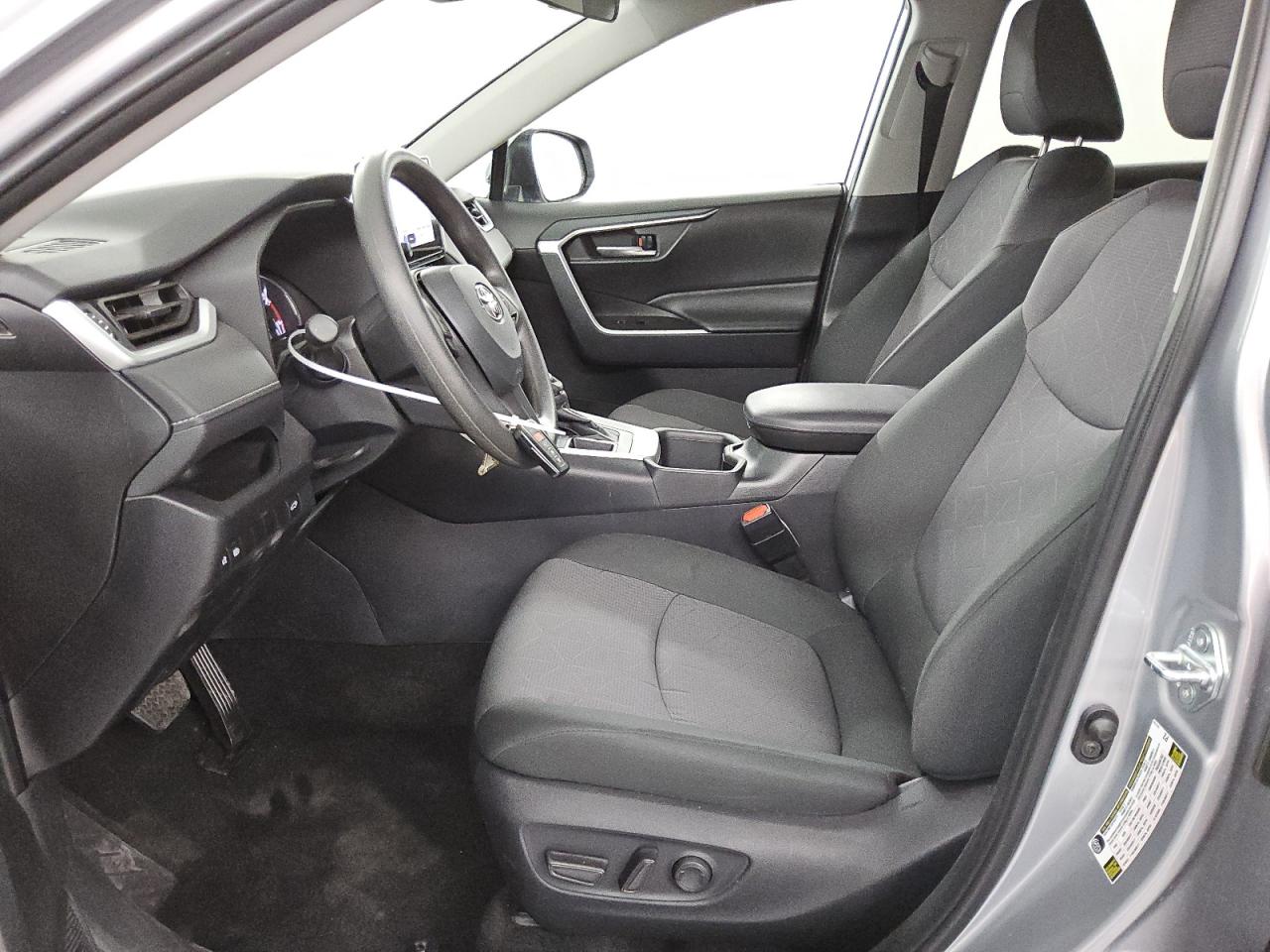 2024 Toyota RAV 4 - Image 7