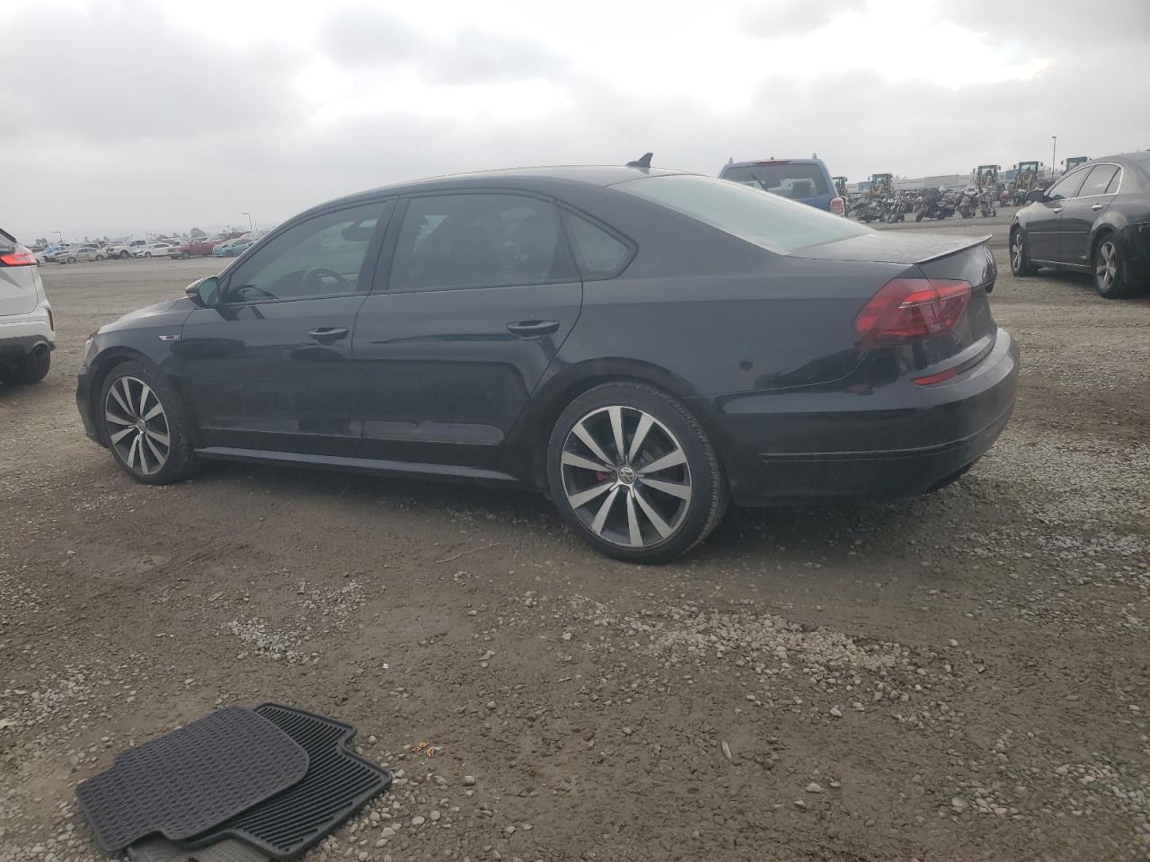 VIN 1VWJM7A33JC039527 2018 VOLKSWAGEN PASSAT no.2