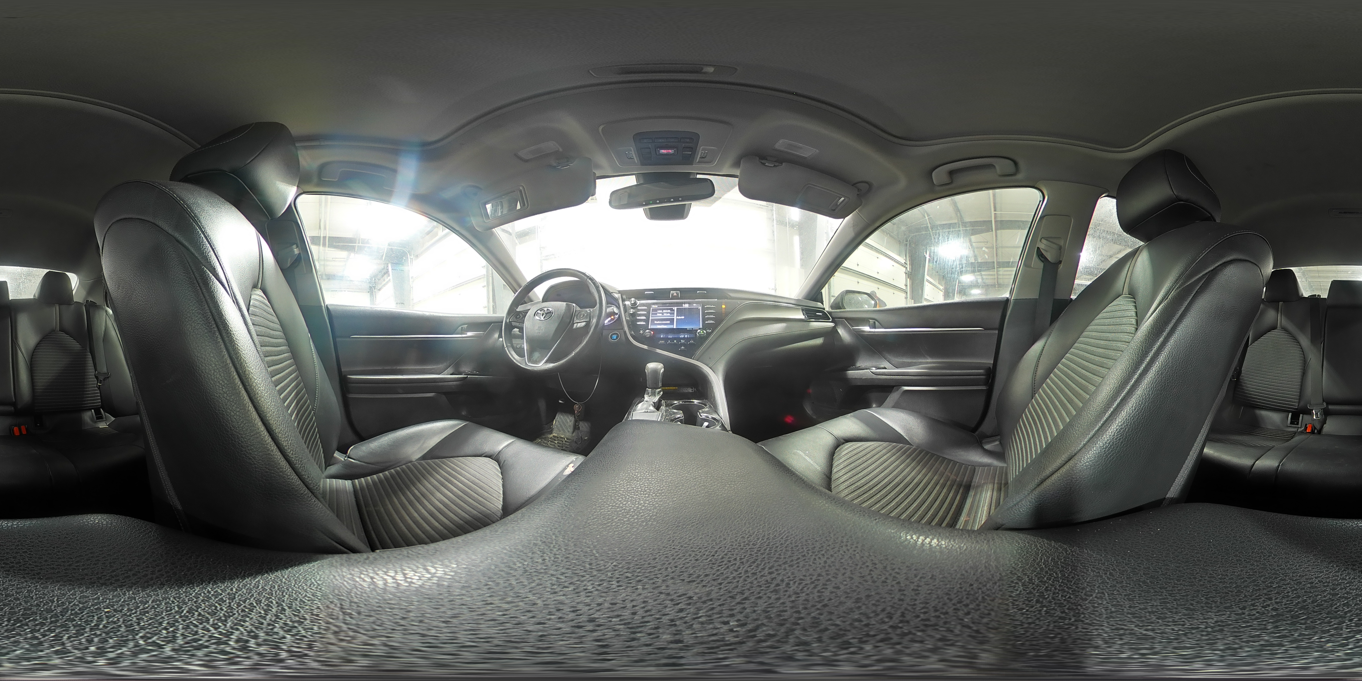 2019 Toyota Camry - Image 14