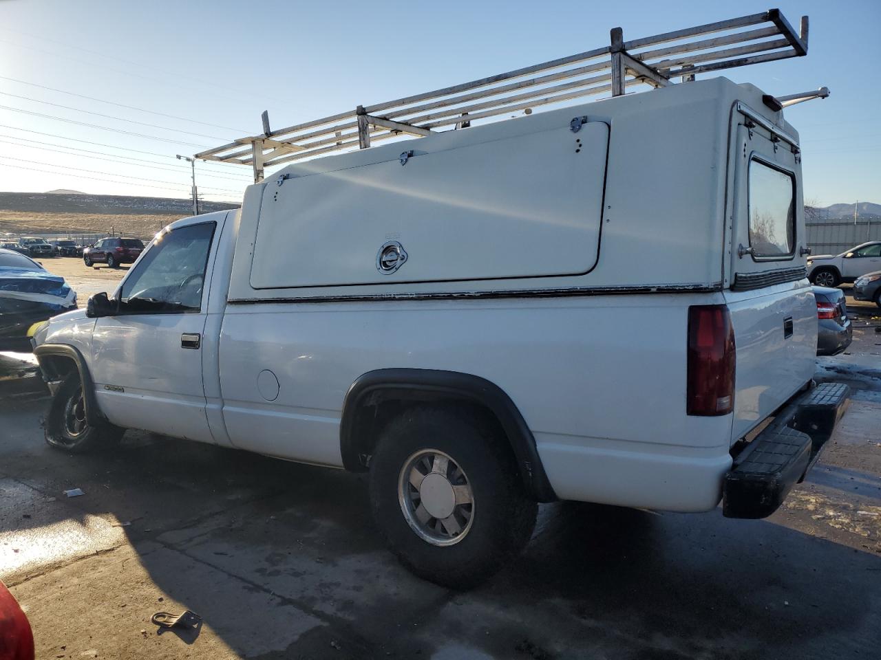 1998 Chevrolet GMT-400 - Image 2