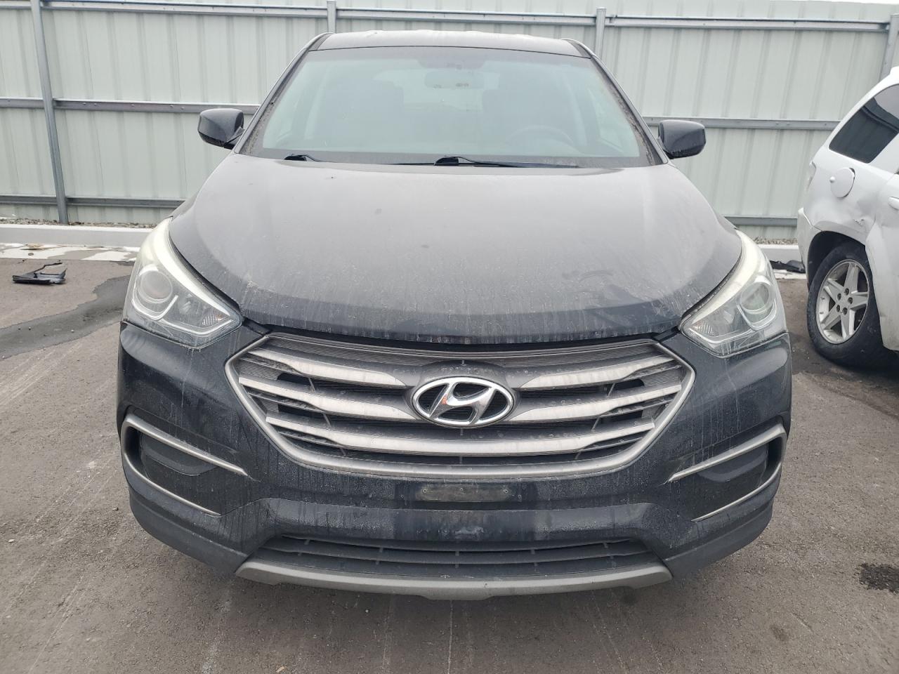 2017 Hyundai Santa Fe - Image 5