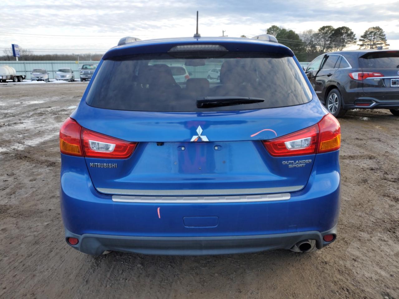 2015 Mitsubishi Outlander - Image 6