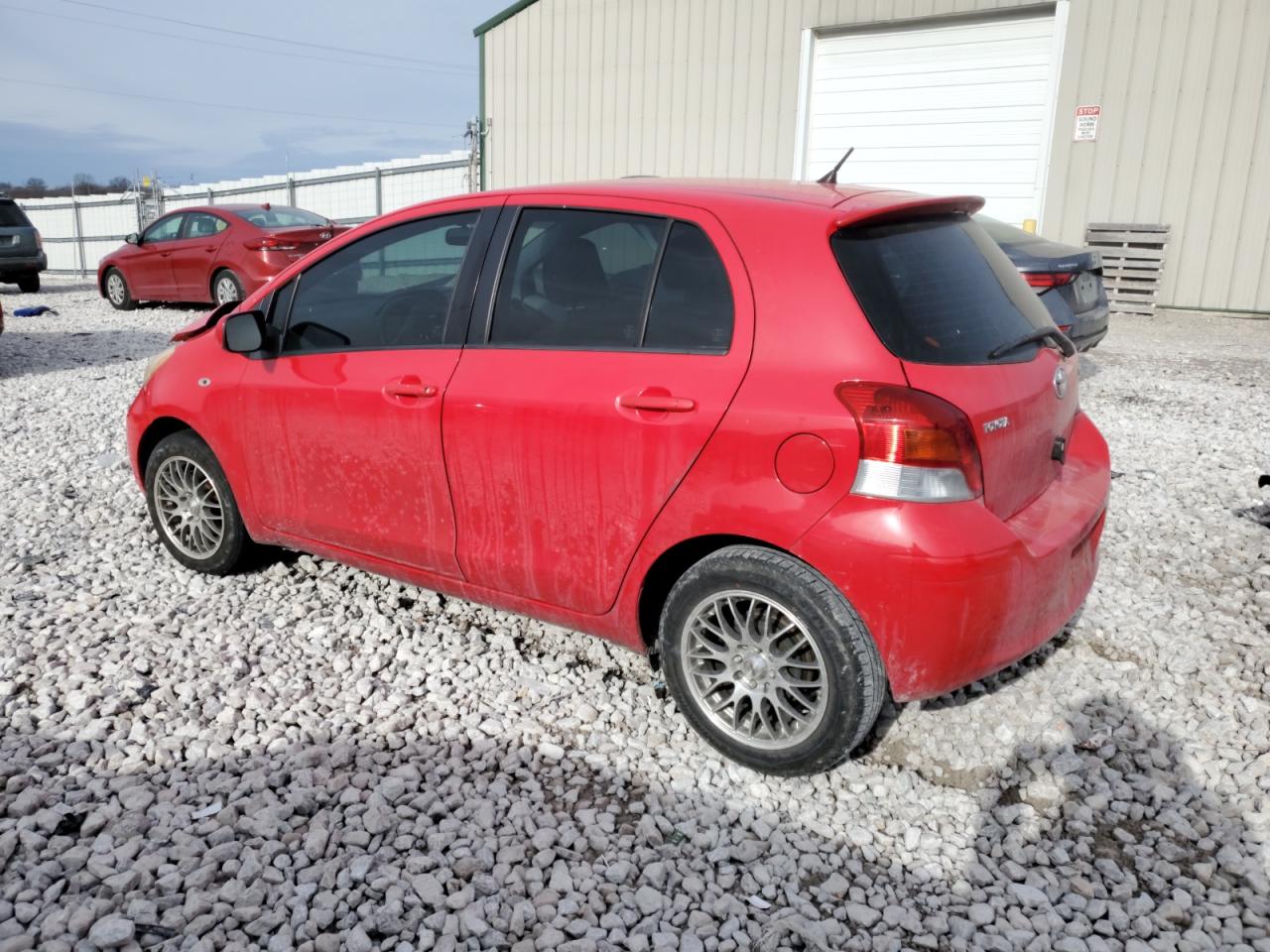 2010 Toyota Yaris - Image 2