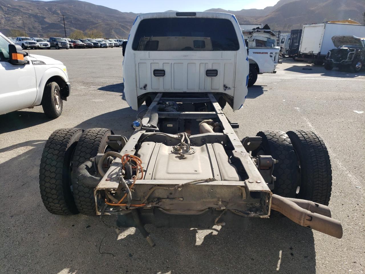 2013 Ford F550 - Image 10