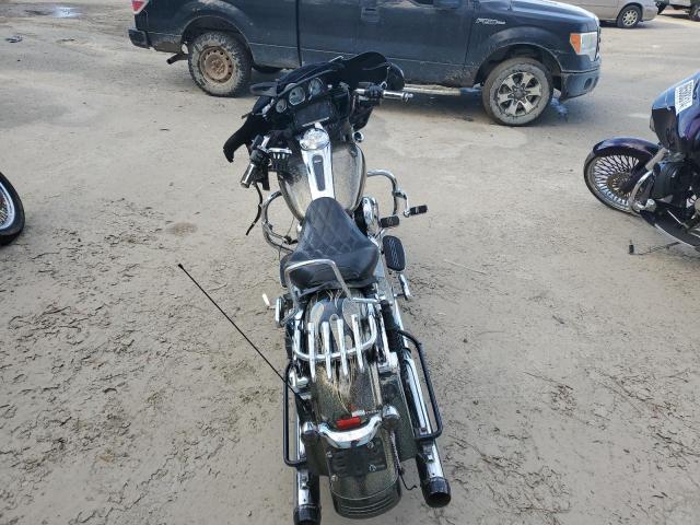  HARLEY-DAVIDSON FL 2016 Золотий