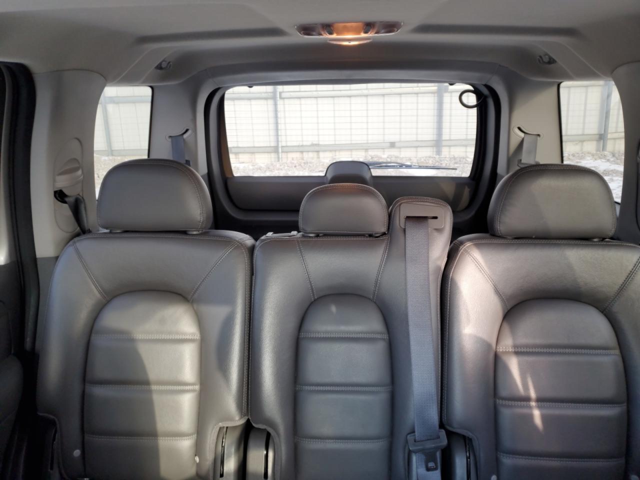 2003 Ford Explorer - Image 10