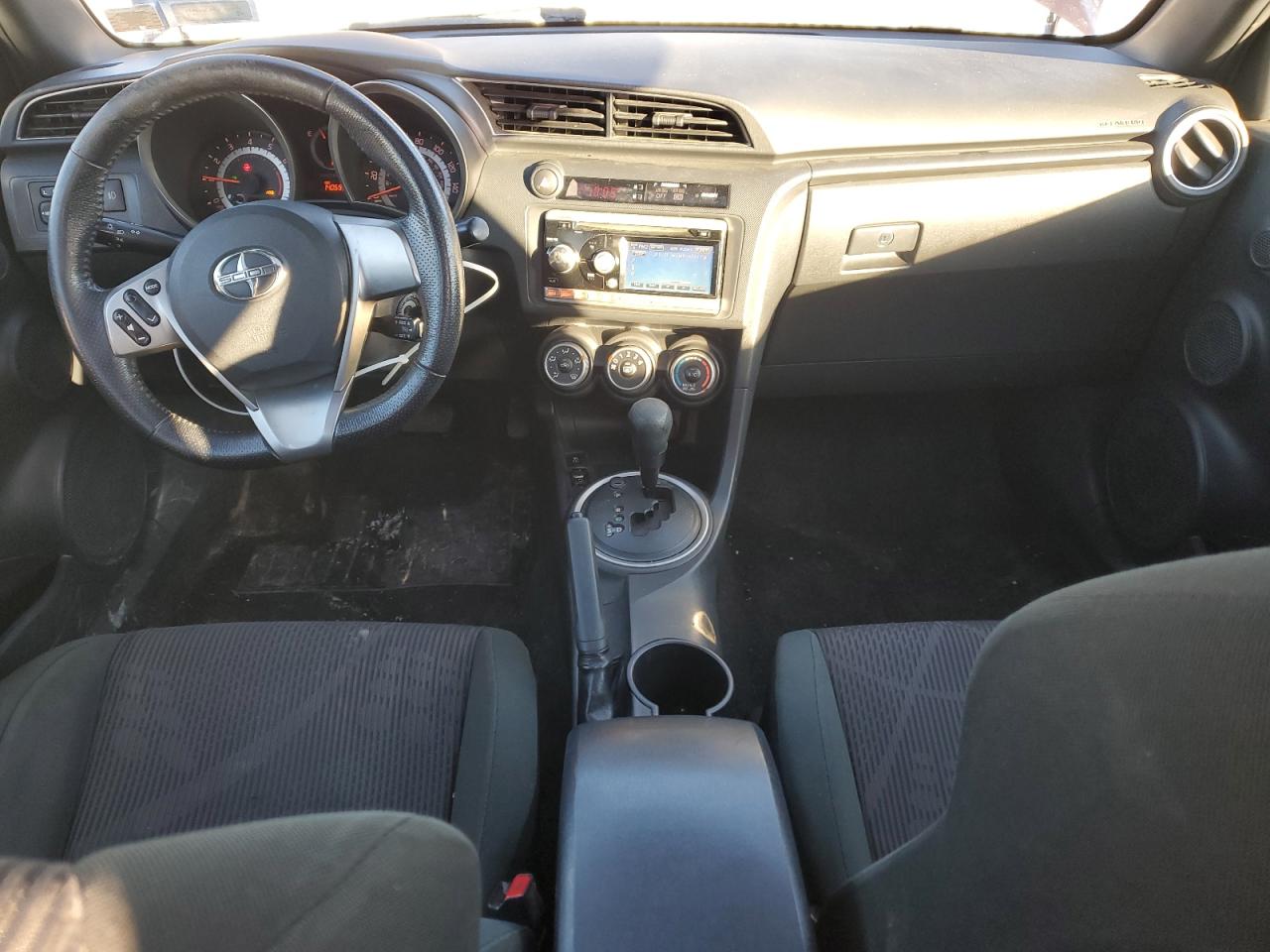 2011 Toyota tC - Image 8