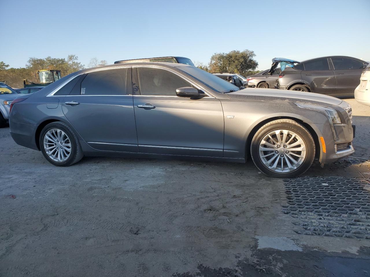 VIN 1G6KC5RX0JU158557 2018 CADILLAC CT6 no.4