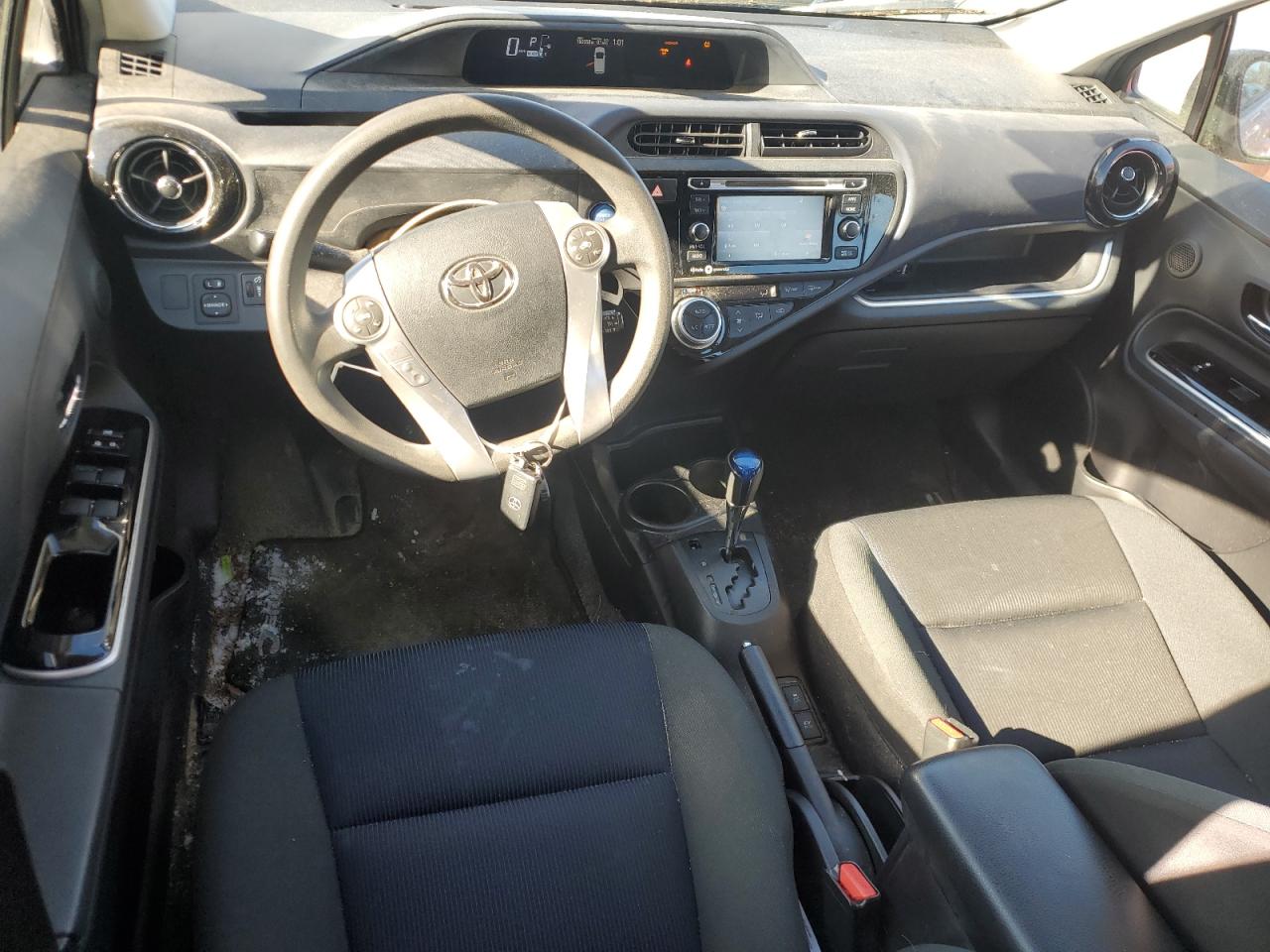 2015 Toyota Prius - Image 8