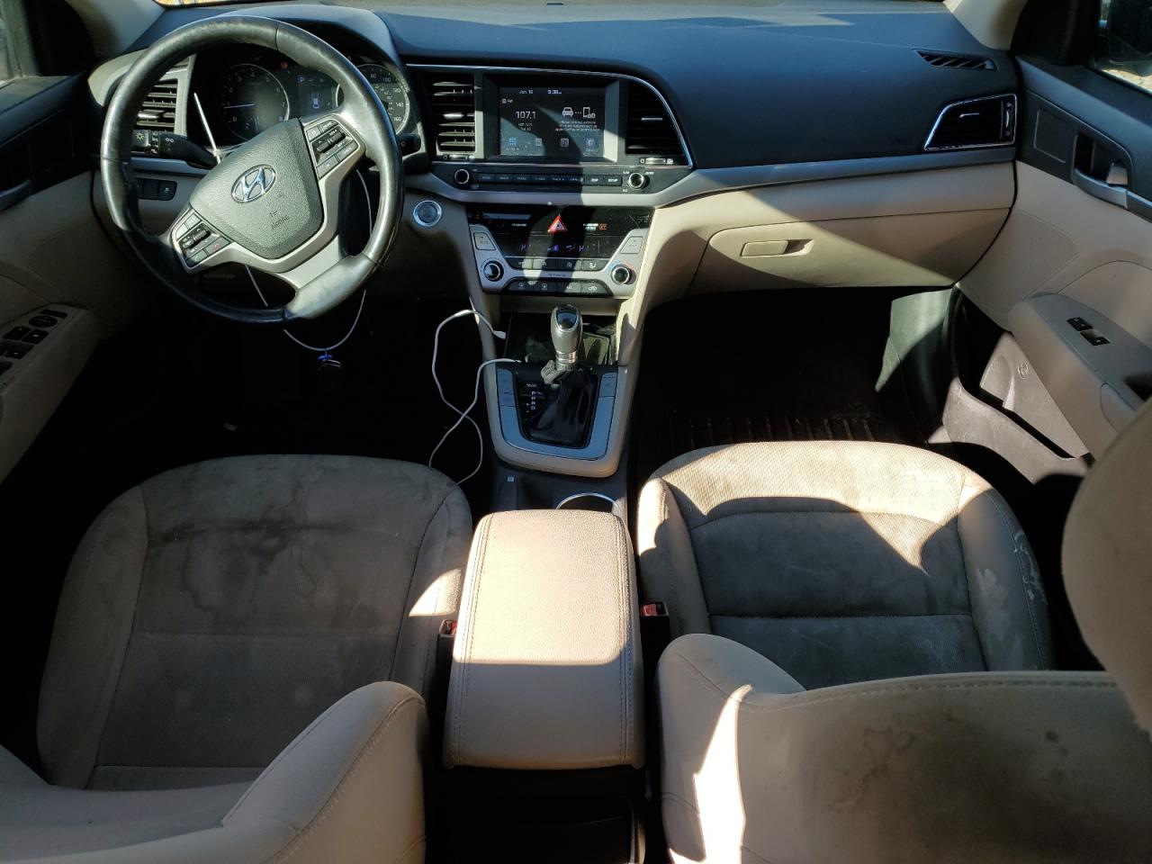 2017 Hyundai Elantra - Image 8