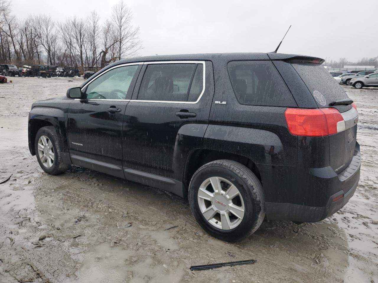 2010 GMC Terrain - Image 2
