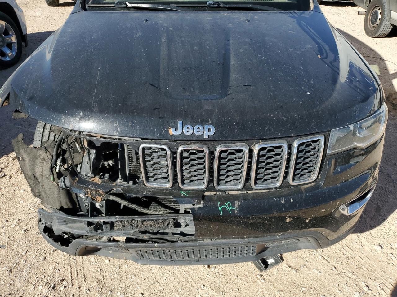 2018 Jeep Grand Cherokee - Image 12