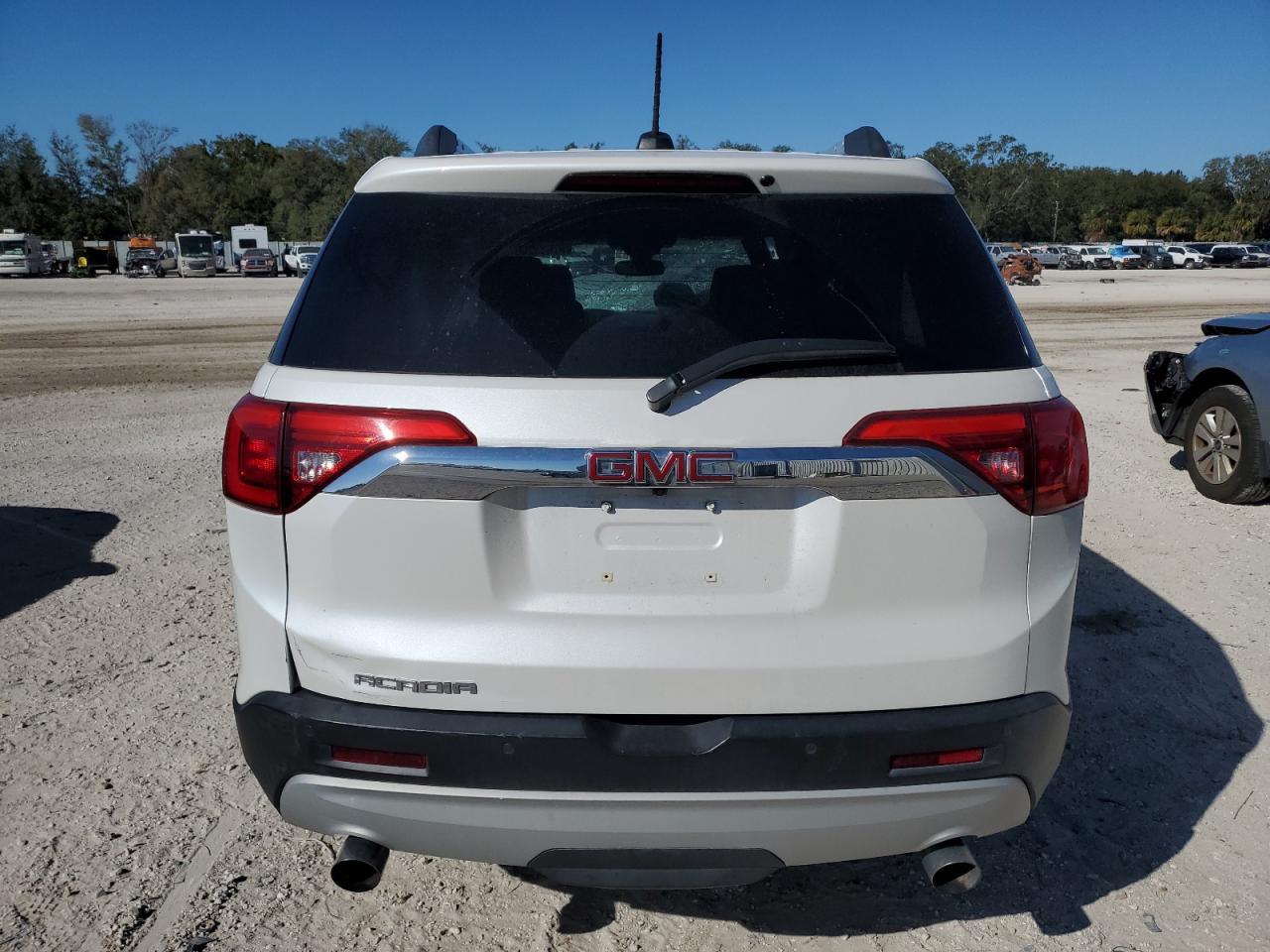2017 GMC Acadia - Image 6