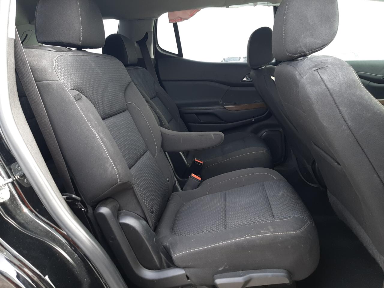 2021 GMC Acadia - Image 11