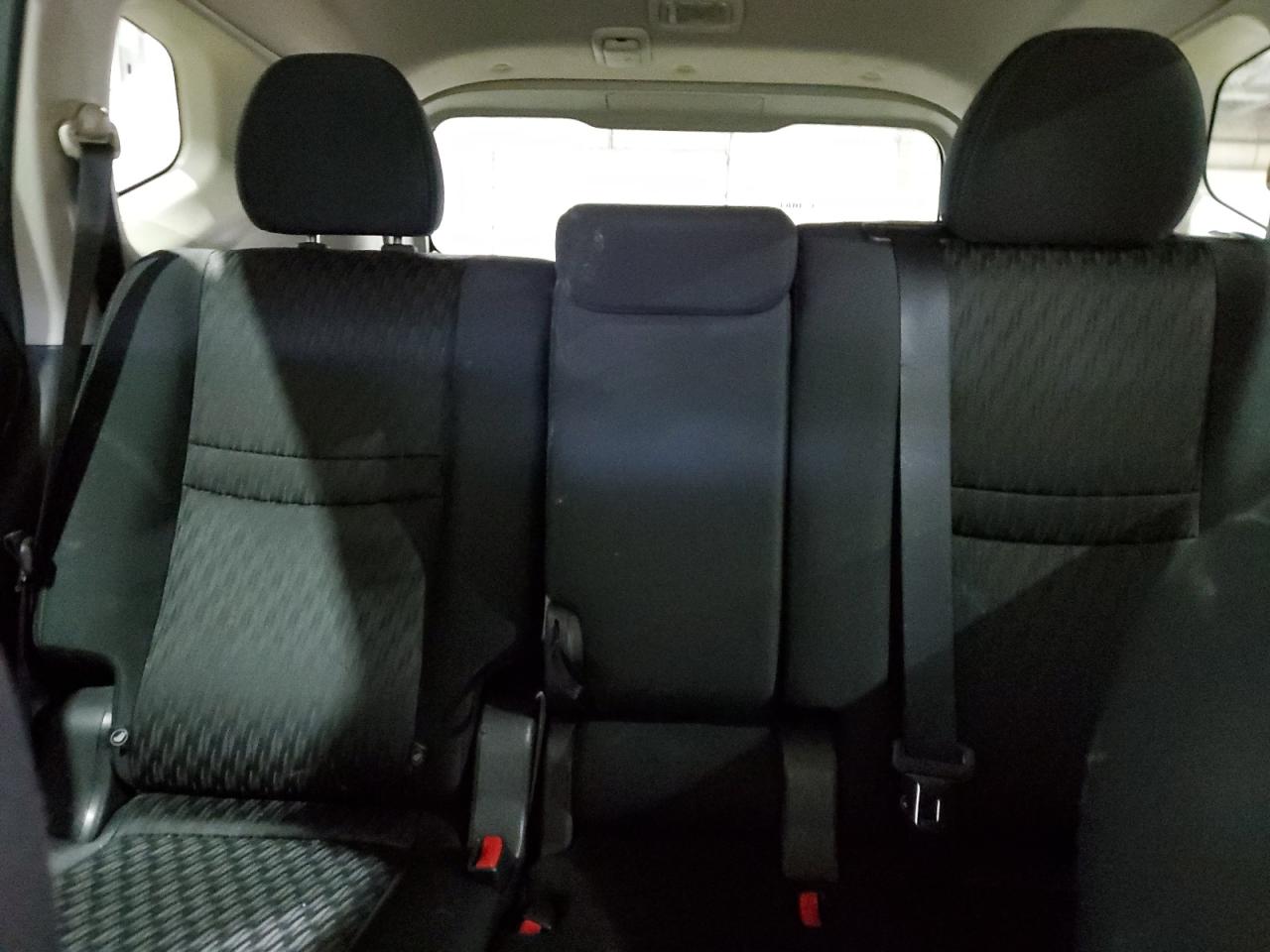 2017 Nissan Rogue - Image 10