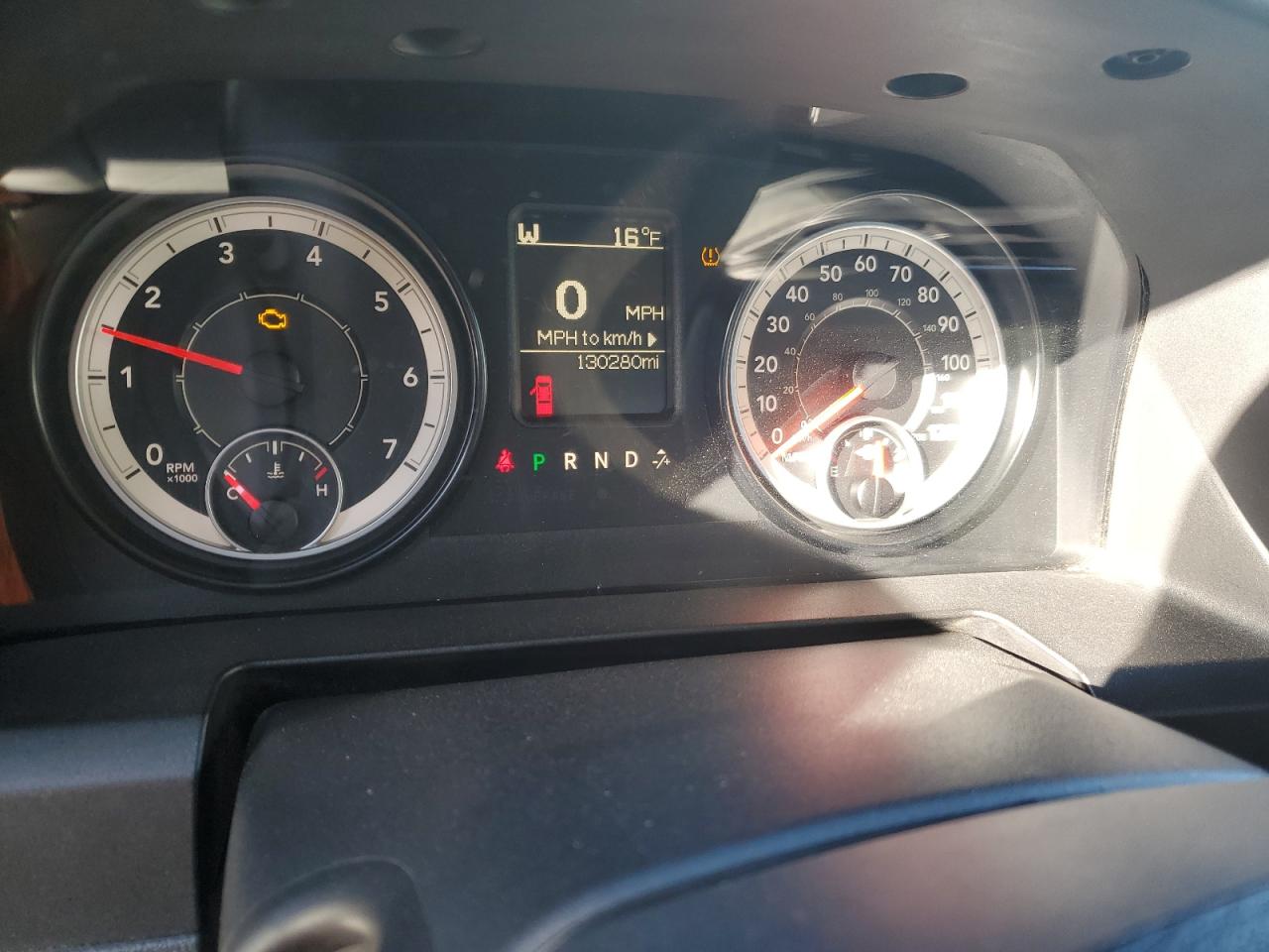 2016 RAM 1500 - Image 9