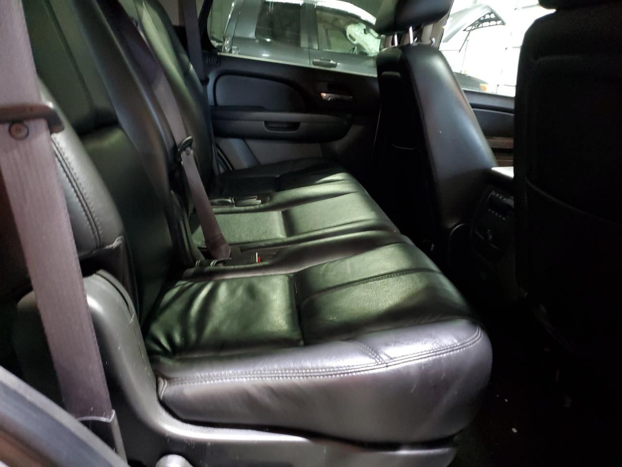 2011 Chevrolet Tahoe - Image 11