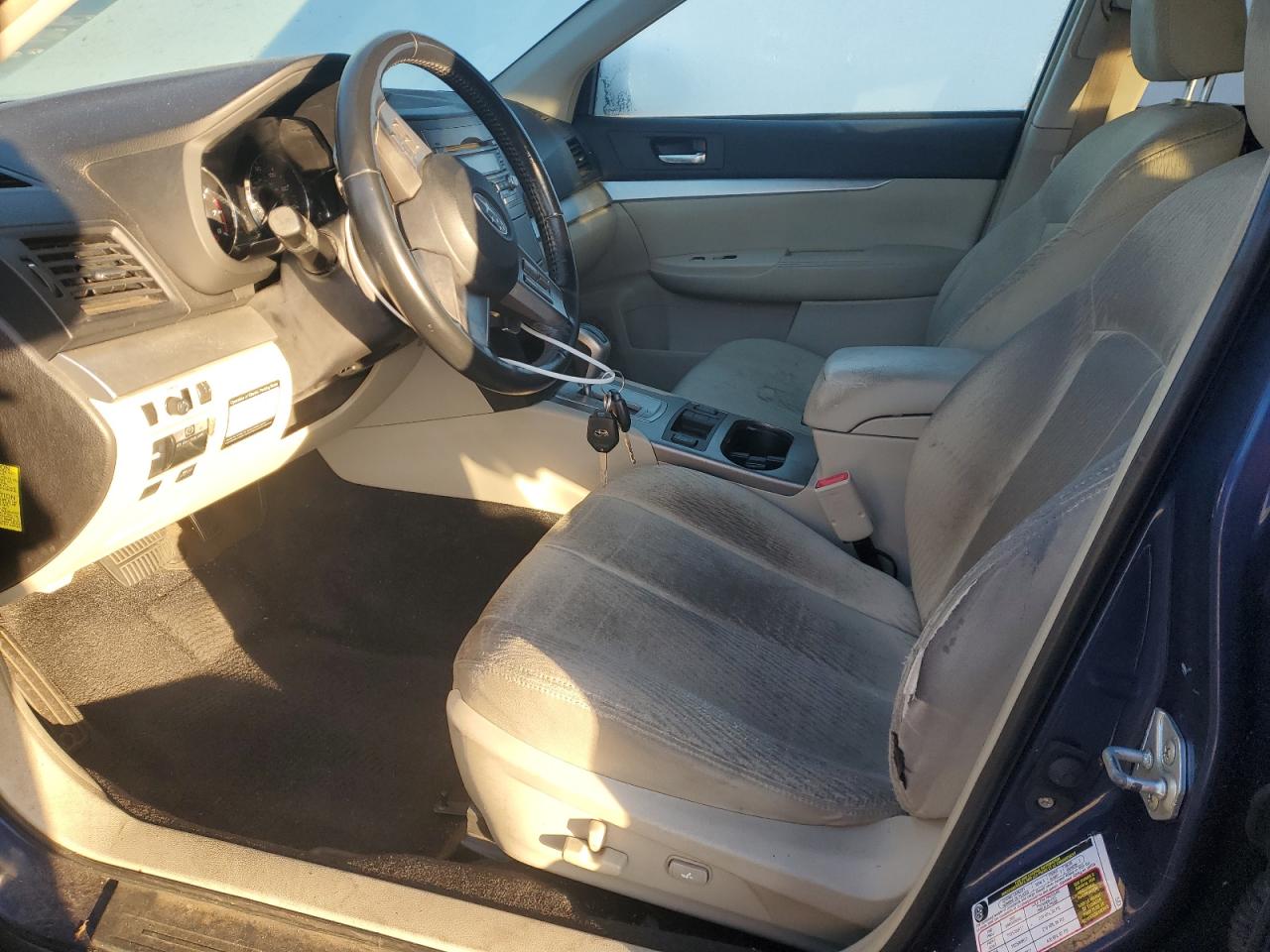 2010 Subaru Outback - Image 7