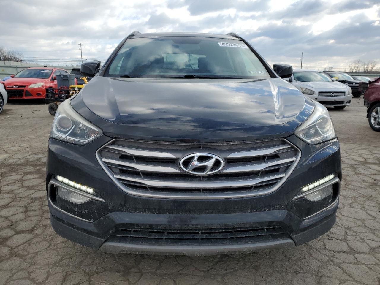 2017 Hyundai Santa Fe - Image 5
