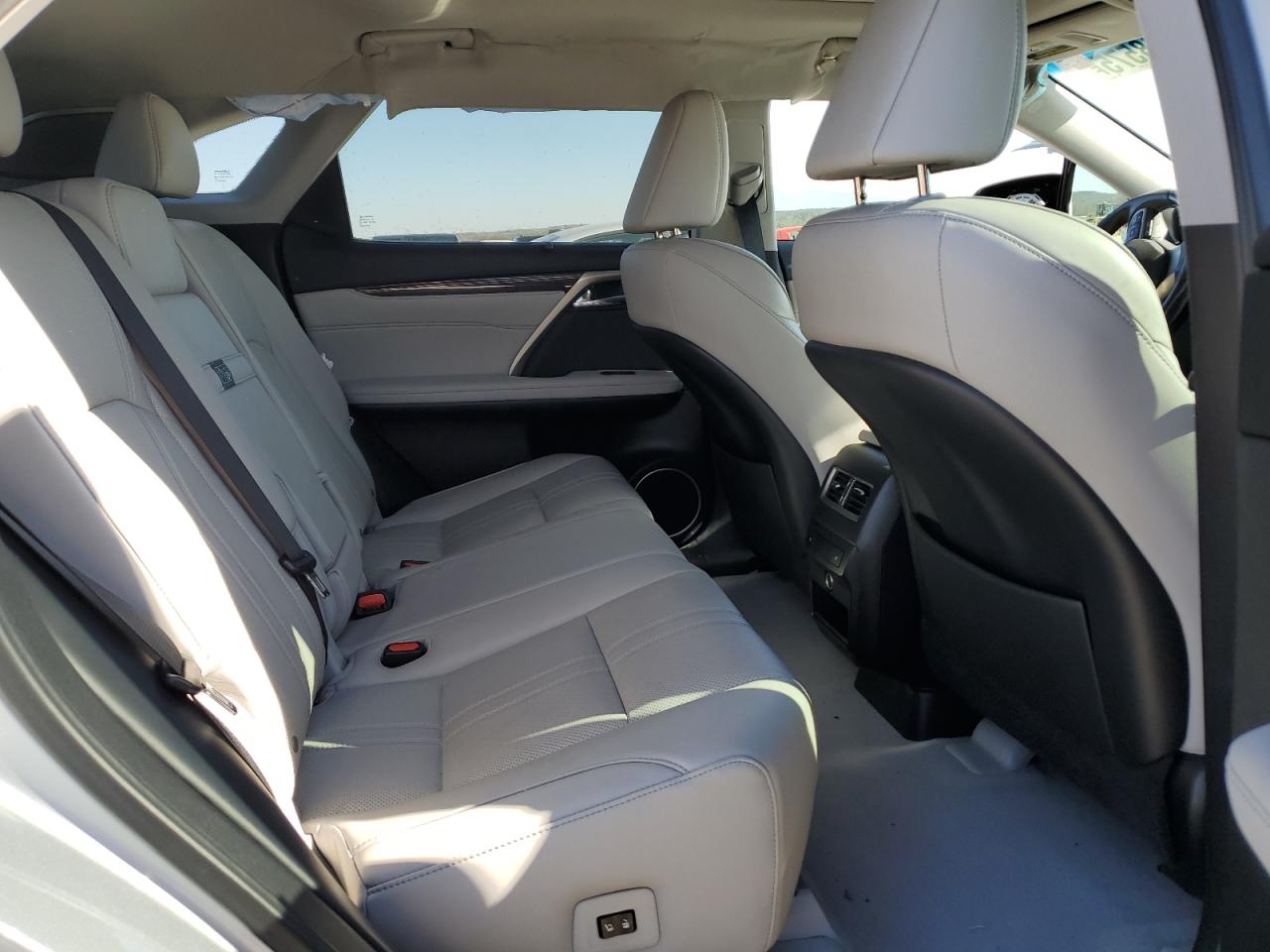 2017 Lexus RX - Image 10