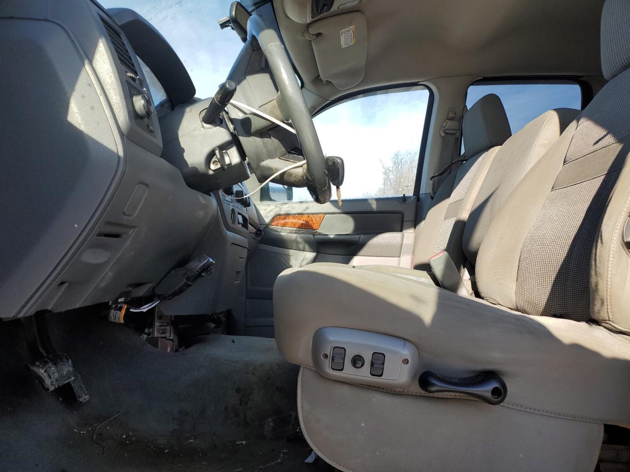 2006 Dodge RAM - Image 7