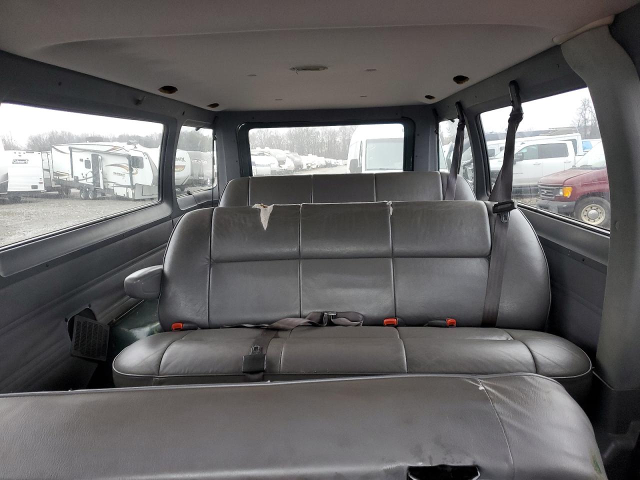 1999 Dodge RAM Van - Image 10
