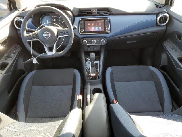  NISSAN VERSA 2024 Srebrny