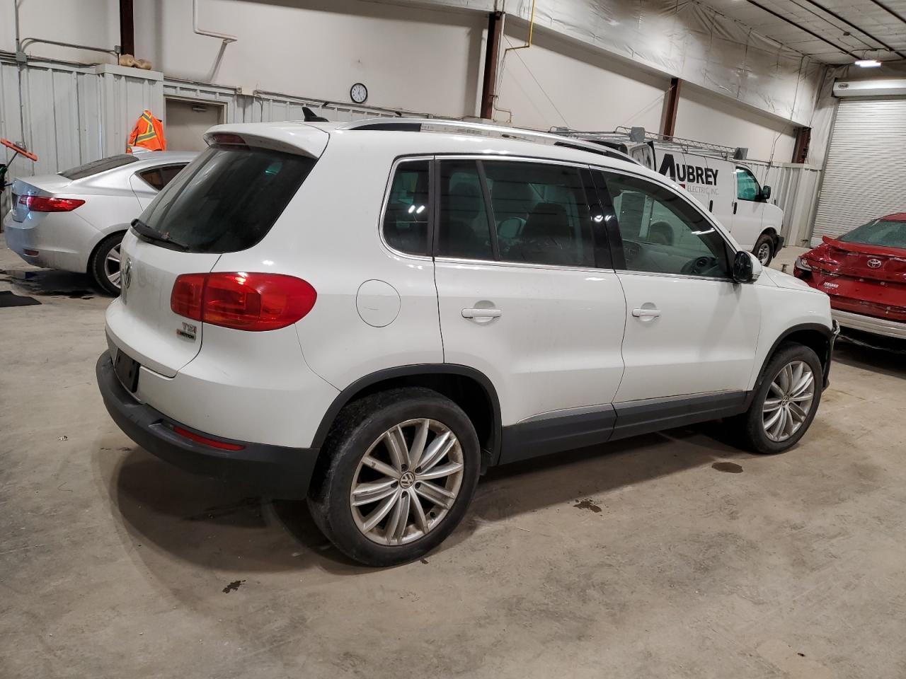 VIN WVGBV7AX6GW516929 2016 VOLKSWAGEN TIGUAN no.3